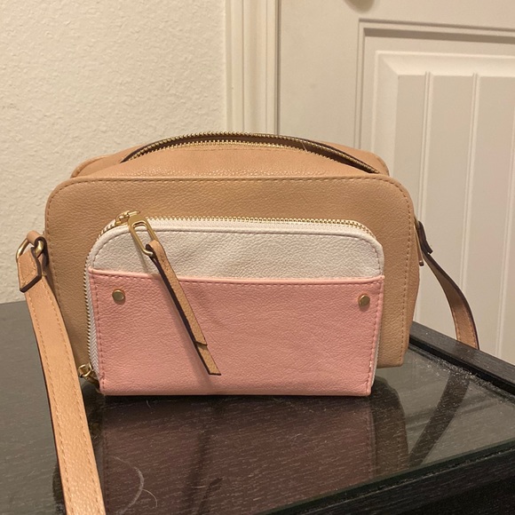 Handbags - Tan and pink purse